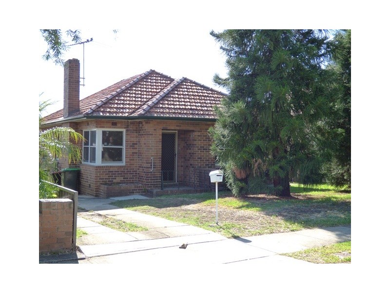 8 SAXON STREET, Belfield NSW 2191