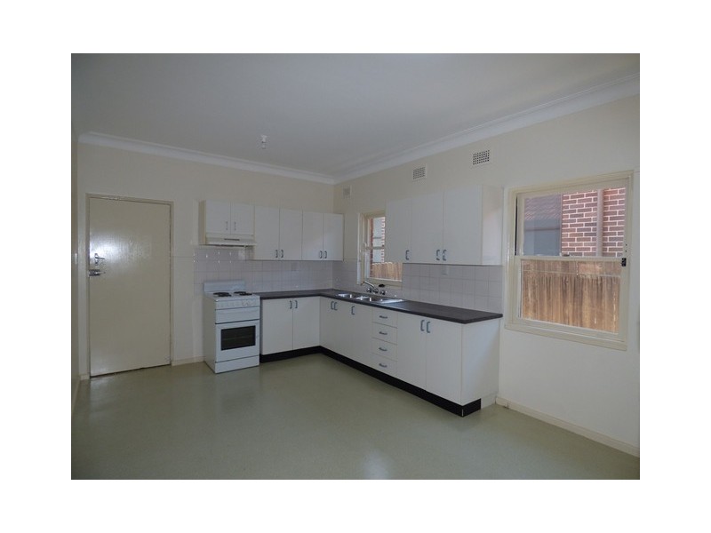 8 SAXON STREET, Belfield NSW 2191
