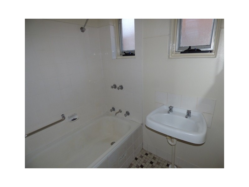 8 SAXON STREET, Belfield NSW 2191