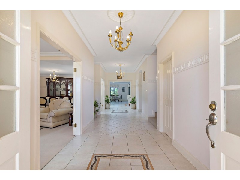 6 COLEMAN AVENUE, Regents Park NSW 2143