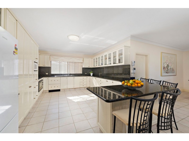 6 COLEMAN AVENUE, Regents Park NSW 2143