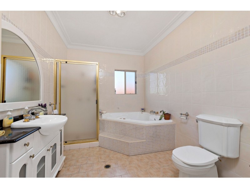 6 COLEMAN AVENUE, Regents Park NSW 2143