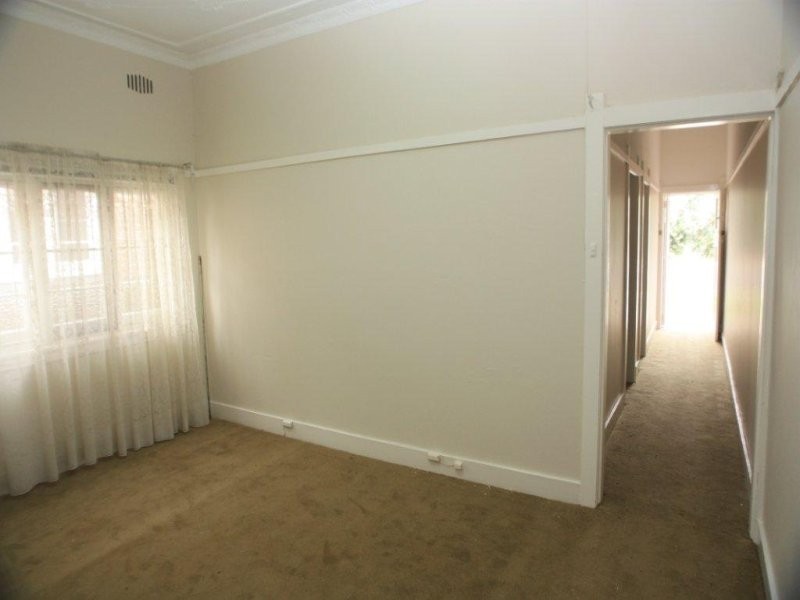 13 LOFTUS CRESCENT, Homebush NSW 2140