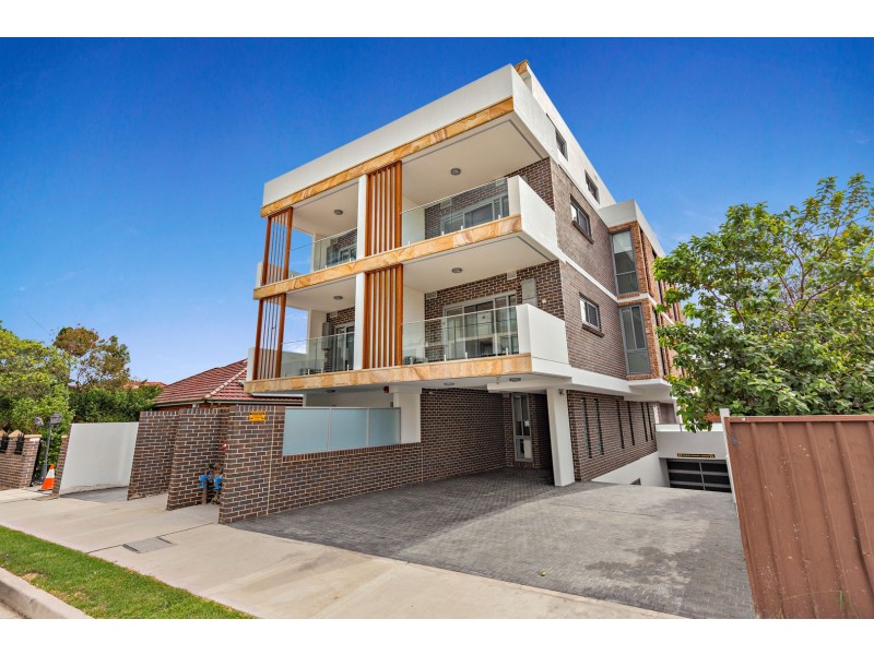 1 BEDE STREET, Strathfield South NSW 2136