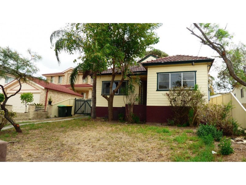 14 DOWNING AVE, Regents Park NSW 2143