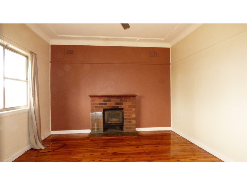 14 DOWNING AVE, Regents Park NSW 2143