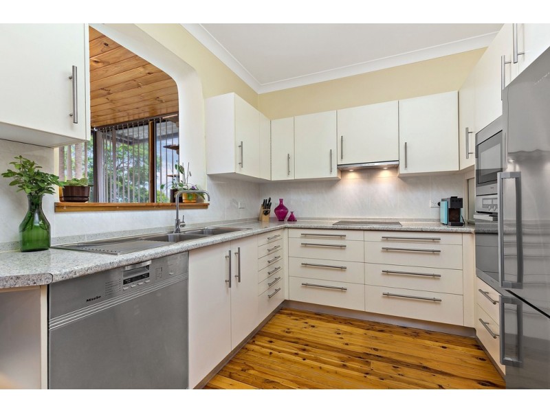 8 BENNETT AVENUE, Strathfield South NSW 2136