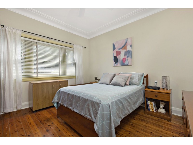 8 BENNETT AVENUE, Strathfield South NSW 2136