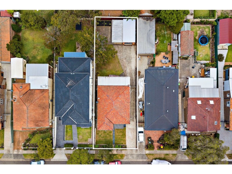 8 BENNETT AVENUE, Strathfield South NSW 2136