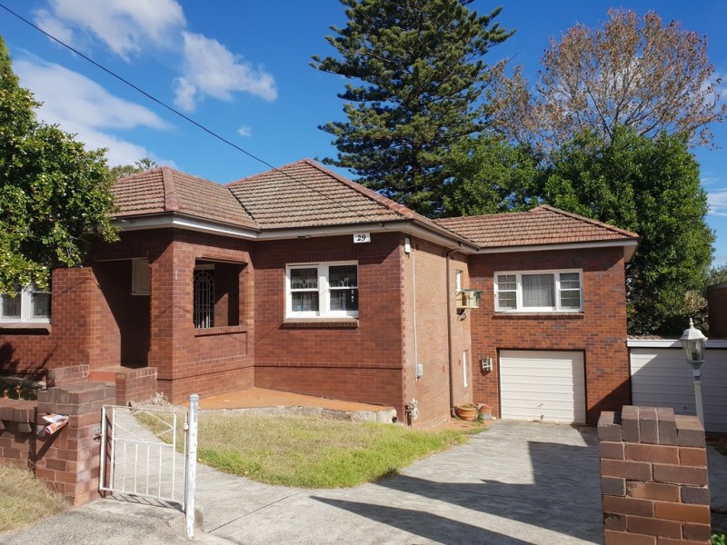 29 LAYCOCK ROAD, Penshurst NSW 2222