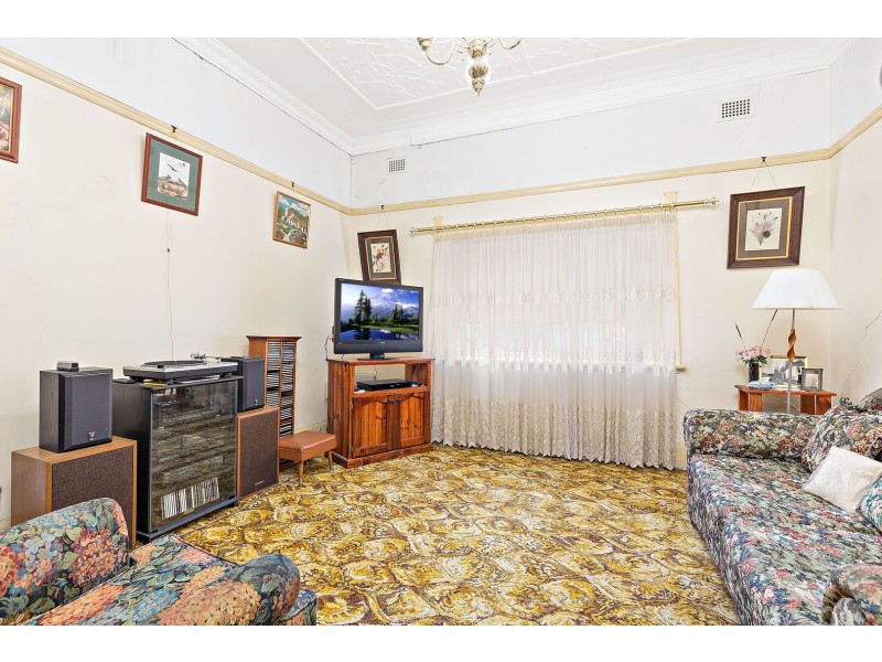 198 HOMEBUSH ROAD, Strathfield NSW 2135