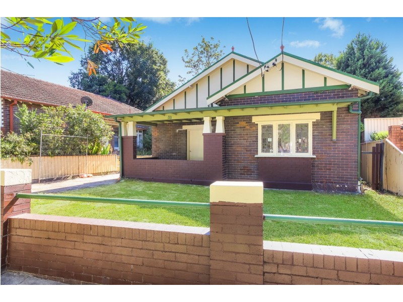 33 LOFTUS CRESCENT, Homebush NSW 2140