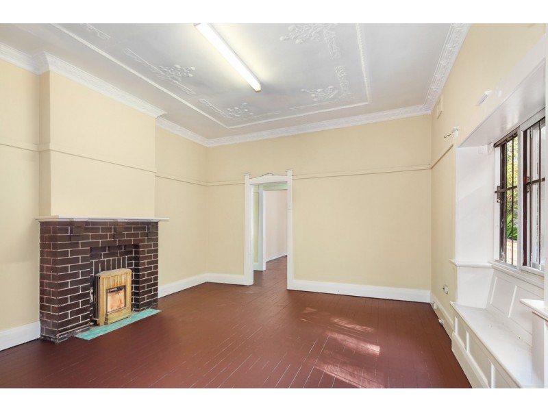 33 LOFTUS CRESCENT, Homebush NSW 2140