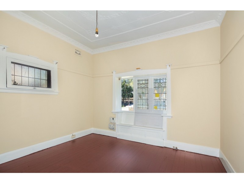 33 LOFTUS CRESCENT, Homebush NSW 2140