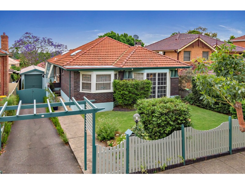 4 STRATHLORA ST, Strathfield NSW 2135