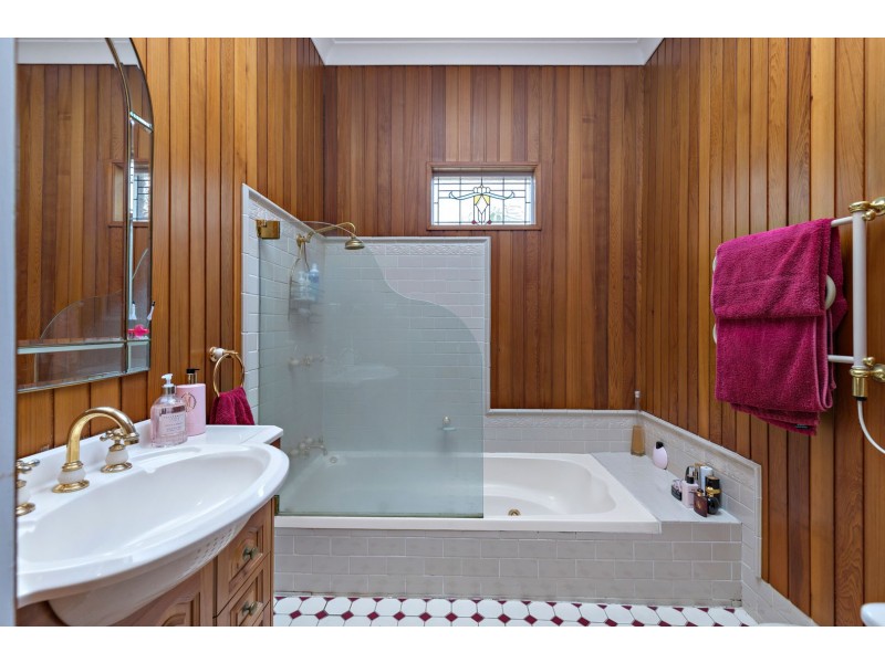 4 STRATHLORA ST, Strathfield NSW 2135
