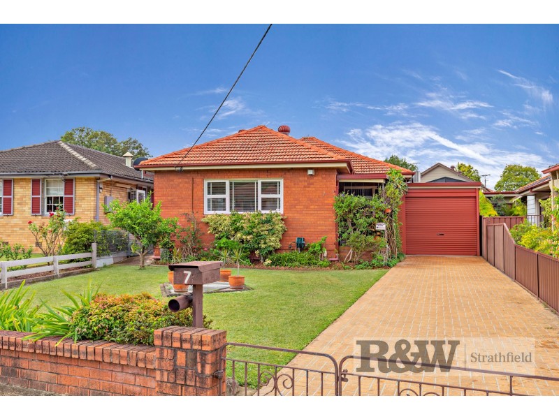 7 PAMELA PLACE, Concord NSW 2137