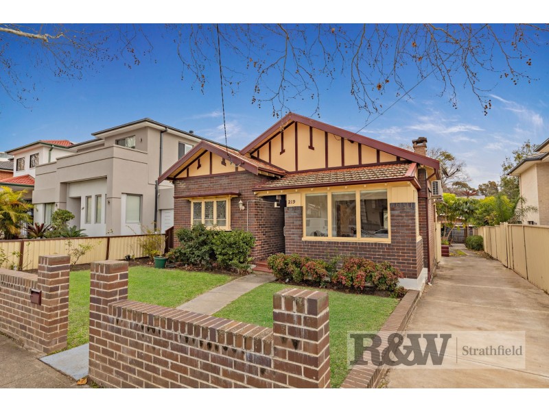 219 HOMEBUSH ROAD, Strathfield NSW 2135