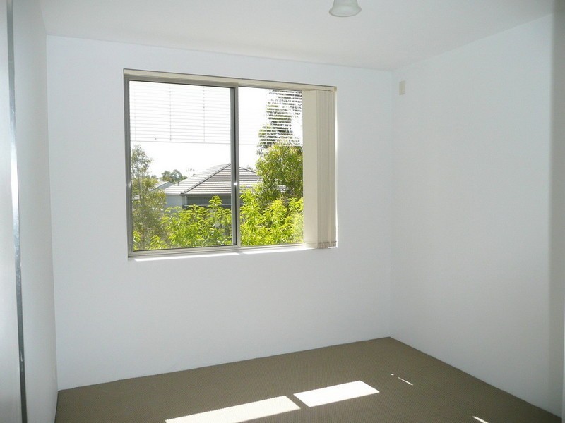 12/11 BLAXLAND AVENUE, Newington NSW 2127