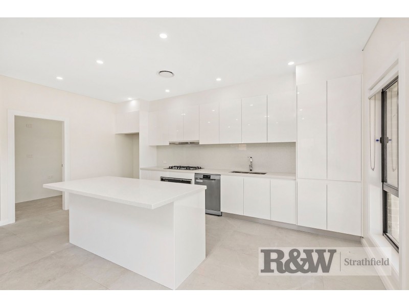 1 BEECHWOOD PLACE, Bass Hill NSW 2197