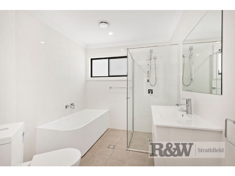 1 BEECHWOOD PLACE, Bass Hill NSW 2197