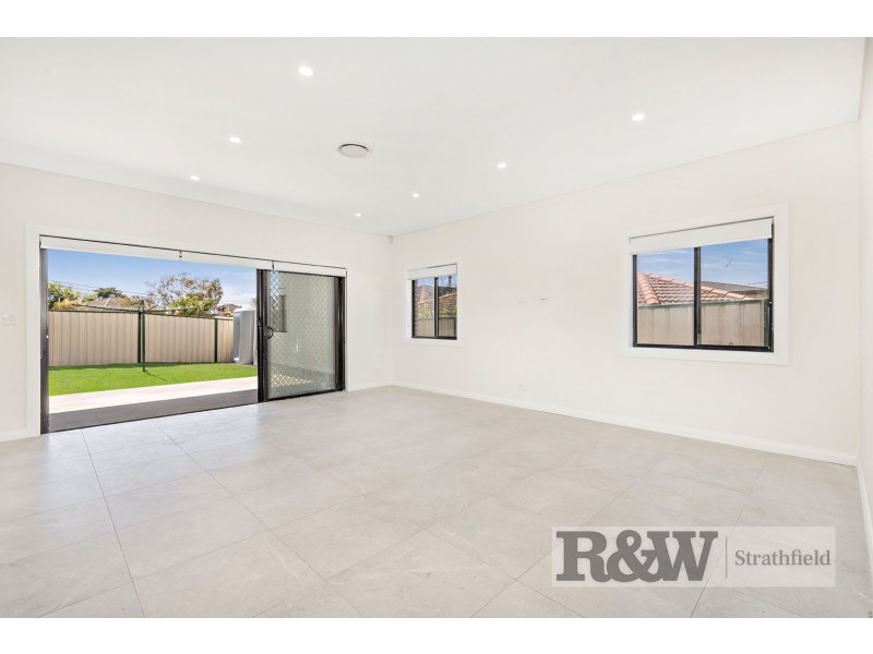 1 BEECHWOOD PLACE, Bass Hill NSW 2197