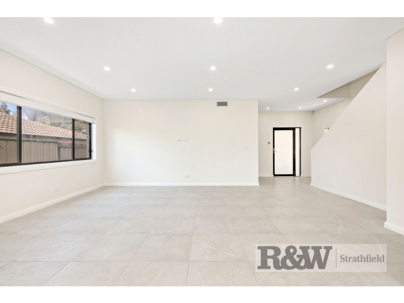 1 BEECHWOOD PLACE, Bass Hill NSW 2197