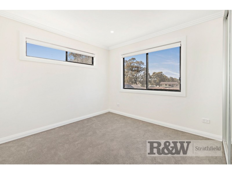 1 BEECHWOOD PLACE, Bass Hill NSW 2197