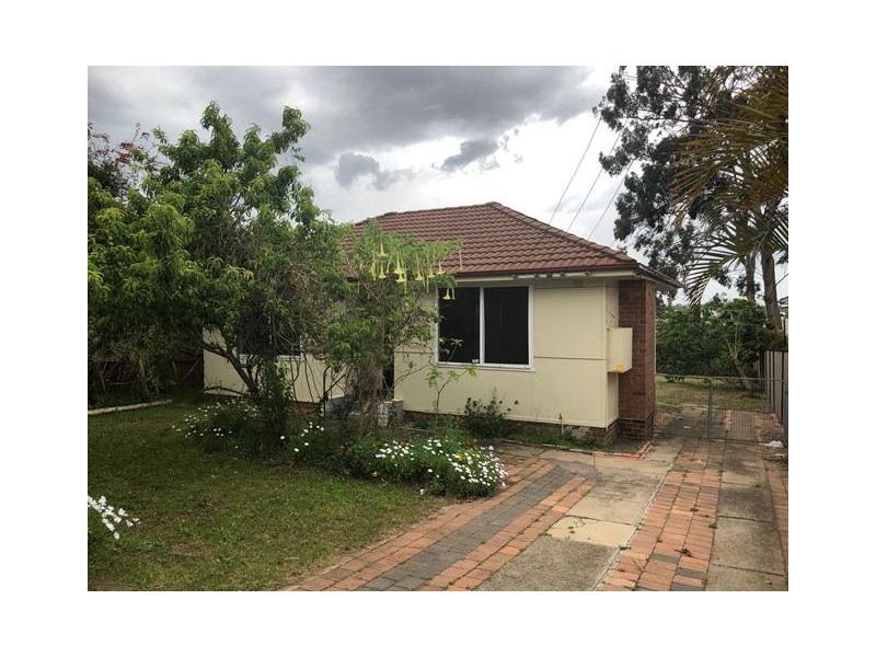 5 KEIRA AVENUE, Greenacre NSW 2190