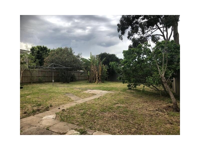 5 KEIRA AVENUE, Greenacre NSW 2190