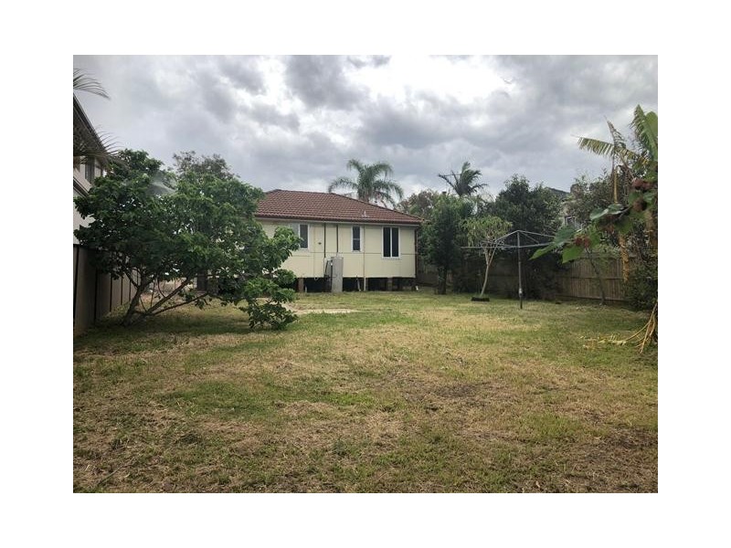 5 KEIRA AVENUE, Greenacre NSW 2190