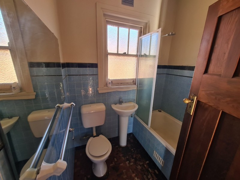 3/8 LOFTUS CRES, Homebush NSW 2140