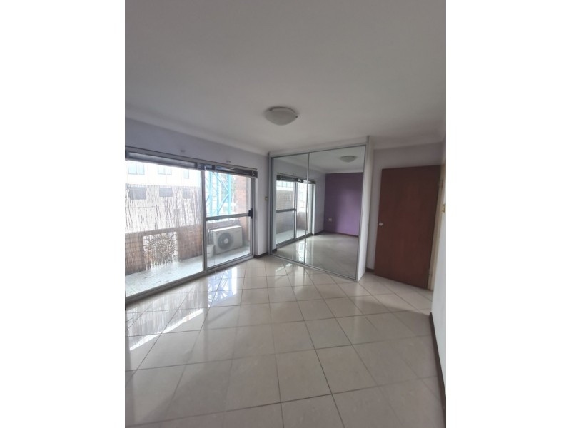 8/30 THE CRESCENT, Homebush NSW 2140