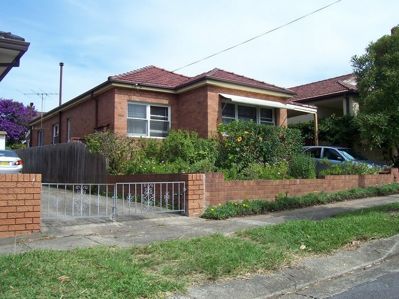 62 ANGLO ROAD, Campsie NSW 2194