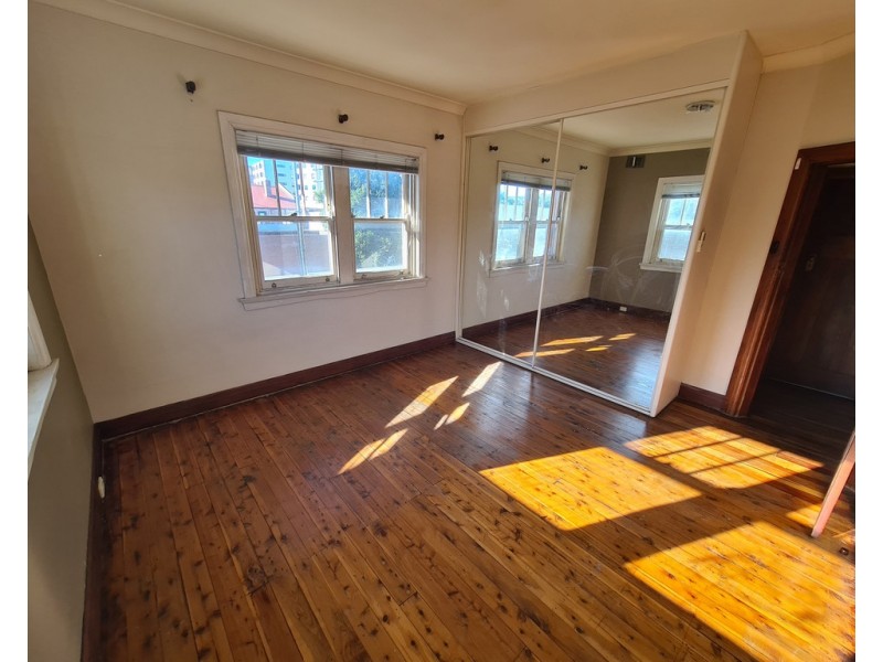 3/8 LOFTUS CRES, Homebush NSW 2140