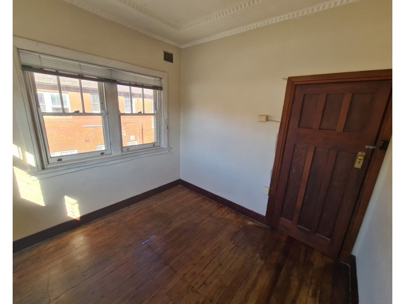 3/8 LOFTUS CRES, Homebush NSW 2140