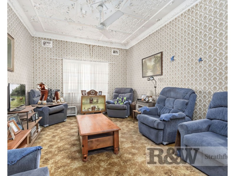 213 MAJORS BAY ROAD, Concord NSW 2137