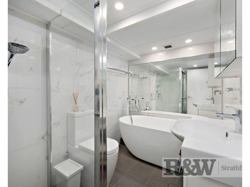 8d/30-34 CHURCHILL, AVENUE, Strathfield NSW 2135