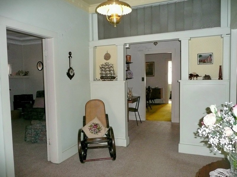 111 CARRINGTON AVENUE, Hurstville NSW 2220