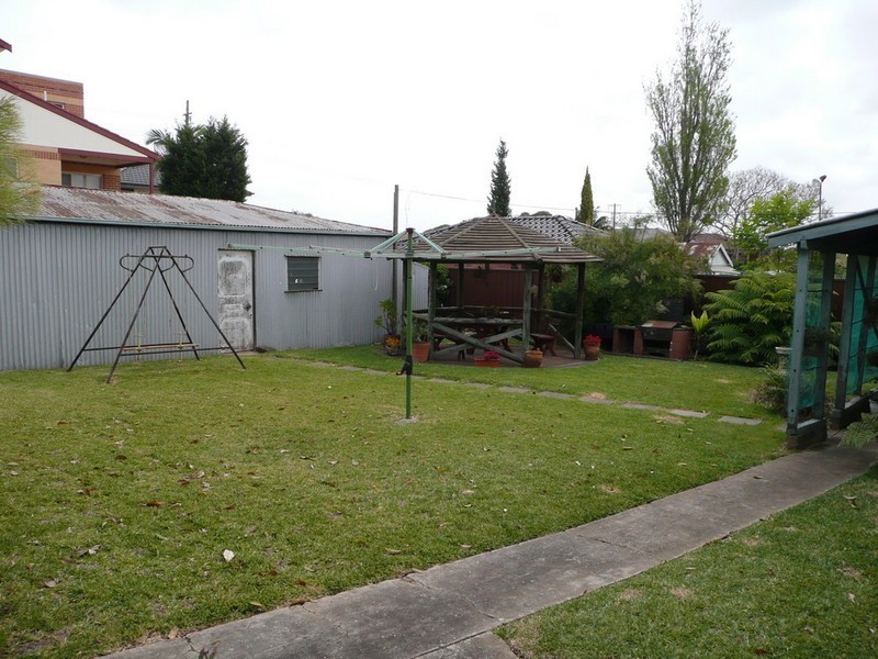 111 CARRINGTON AVENUE, Hurstville NSW 2220