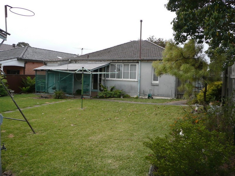 111 CARRINGTON AVENUE, Hurstville NSW 2220