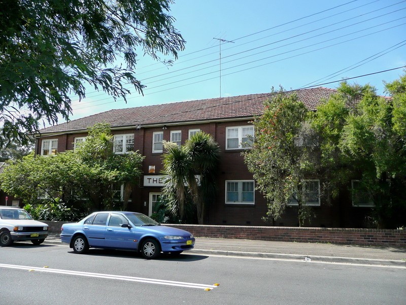 2/8 LOFTUS CRESCENT, Homebush NSW 2140