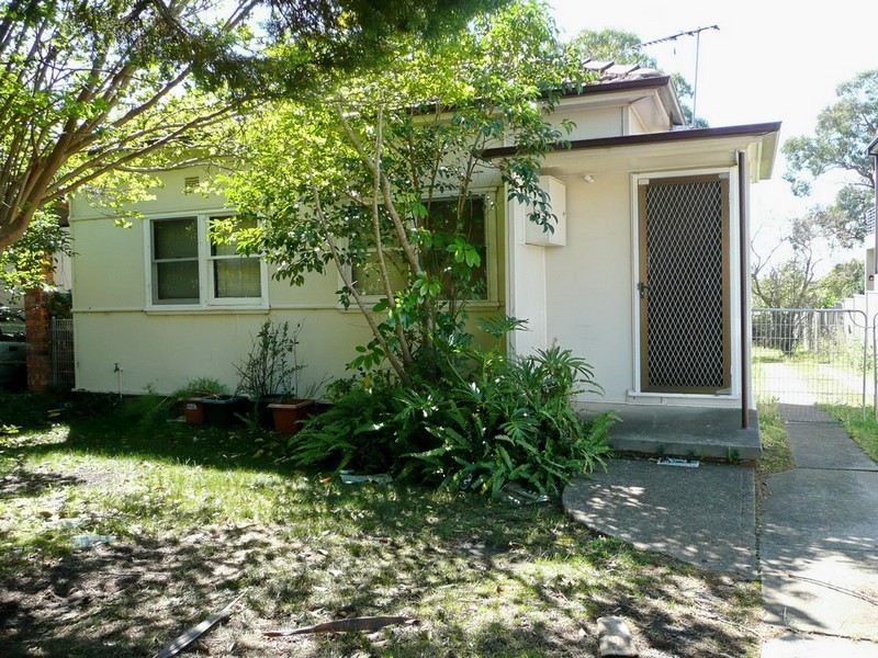 17 GOSLING STREET, Greenacre NSW 2190