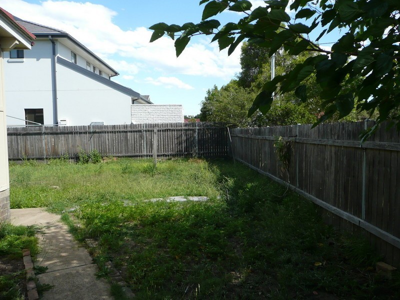 11 AUSTIN CRESCENT, Belfield NSW 2191