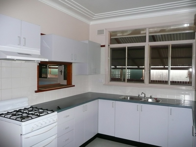 11 PARKVIEW AVENUE, Belfield NSW 2191