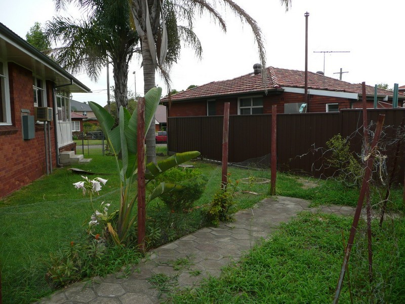 11 PARKVIEW AVENUE, Belfield NSW 2191