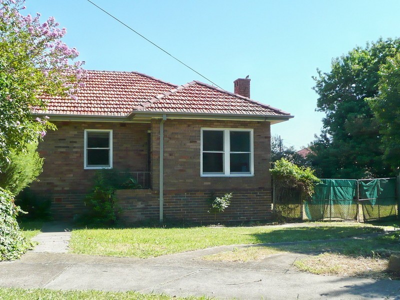 4 EDGAR CRESCENT, Belfield NSW 2191
