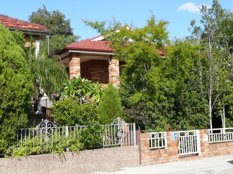 4 GEORGE STREET, Burwood Heights NSW 2136