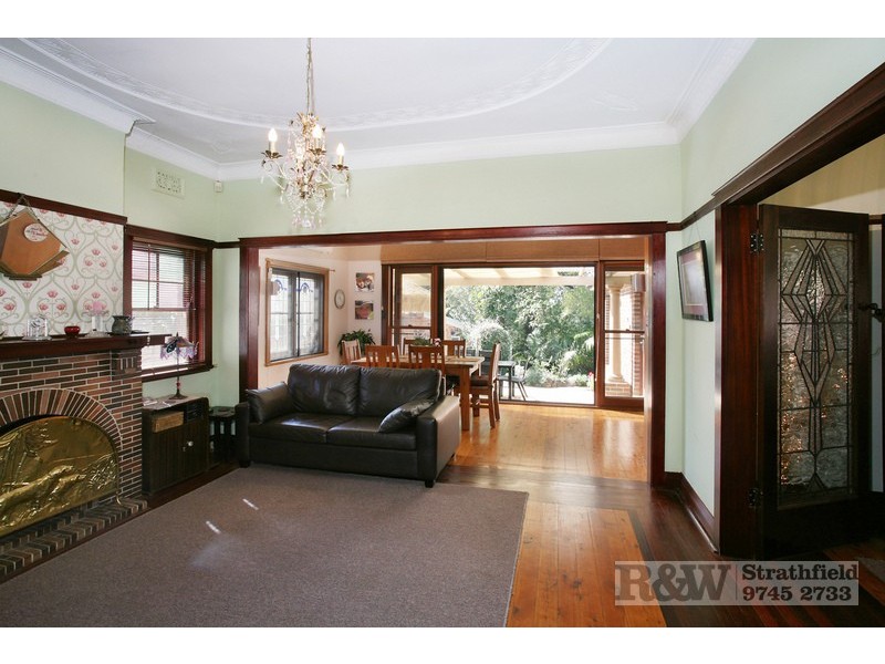 17 DIXSON AVENUE, Dulwich Hill NSW 2203