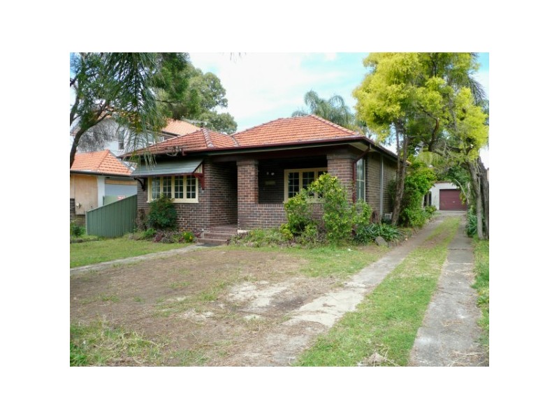 8 MERVILLE AVENUE, Concord West NSW 2138